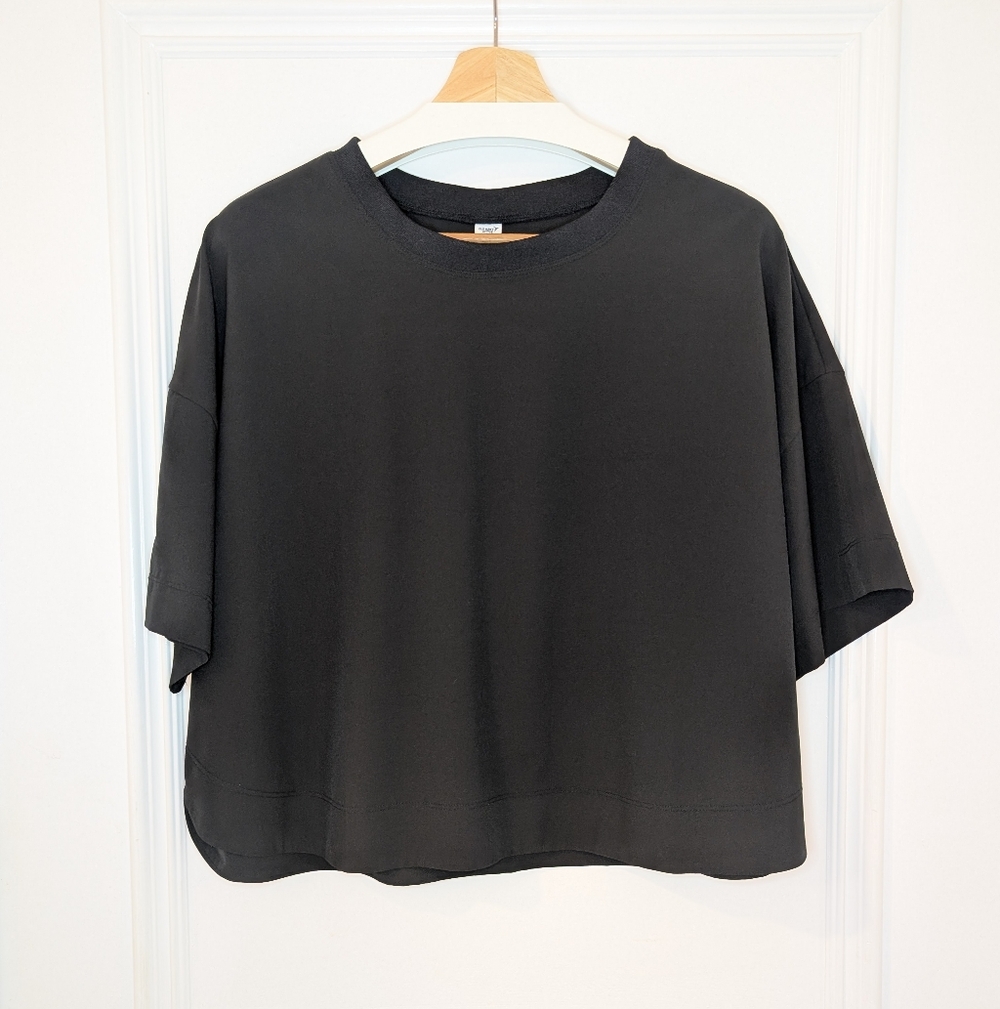 Loose Short-Sleeve StretchTech Performance Cropped Tee for Women